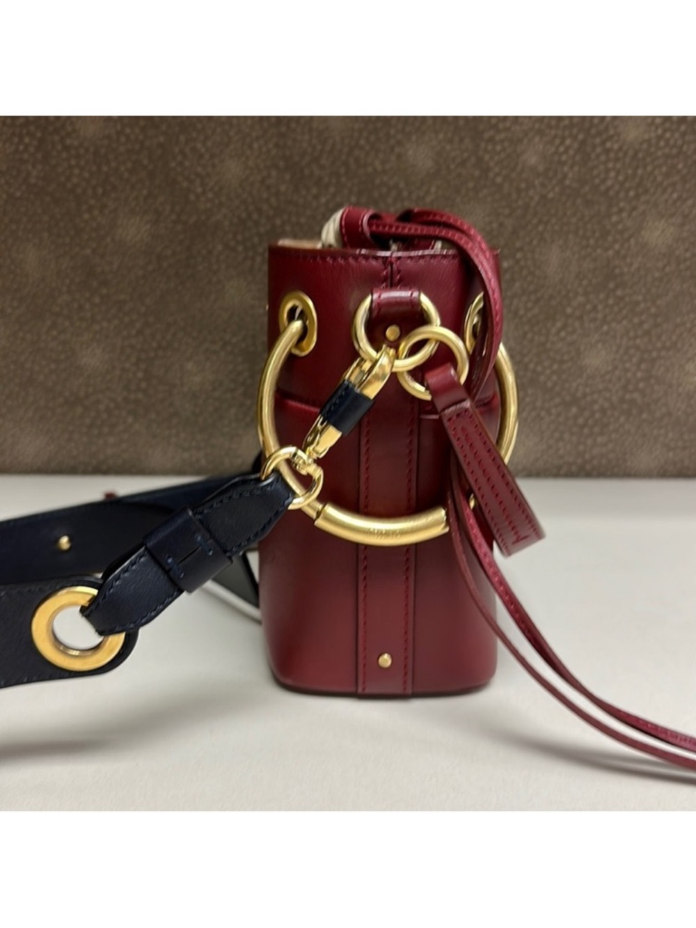 ‼️Authentic Chloe Roy leather Bucket Bag - Picture 4 of 15